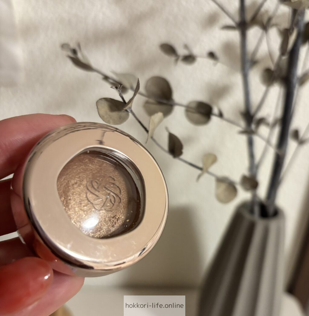 デコルテシャドウ