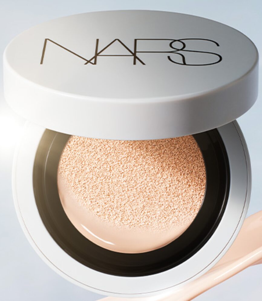 NARS 「ライトリフレクティング セラムクッションファンデーション」