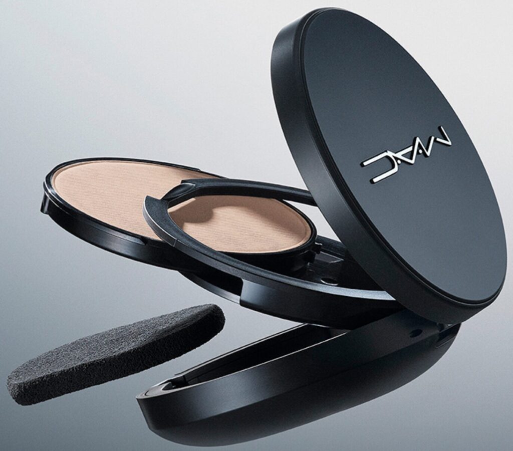 M∙A∙C 「スタジオ フィックス パウダー プラス ファンデーション」